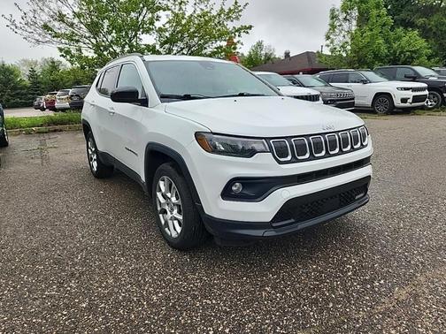 2022 Jeep Compass Latitude Lux