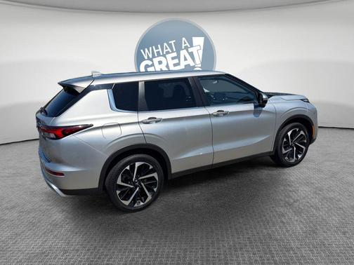 Alloy Silver Metallic 2022 Mitsubishi Outlander SE