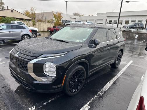 2024 Mitsubishi Outlander SE Black Edition