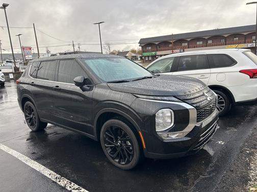 2024 Mitsubishi Outlander SE Black Edition