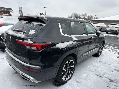 2024 Mitsubishi Outlander SE