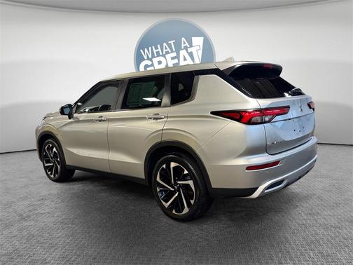 2023 Mitsubishi Outlander SE