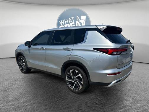 2022 Mitsubishi Outlander SE