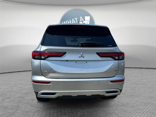 2022 Mitsubishi Outlander SE
