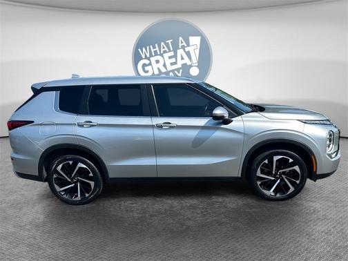 2022 Mitsubishi Outlander SE