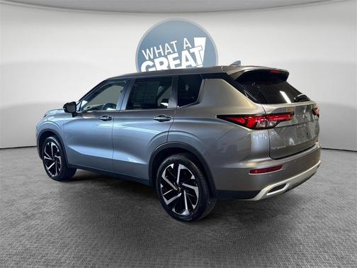 2022 Mitsubishi Outlander SE