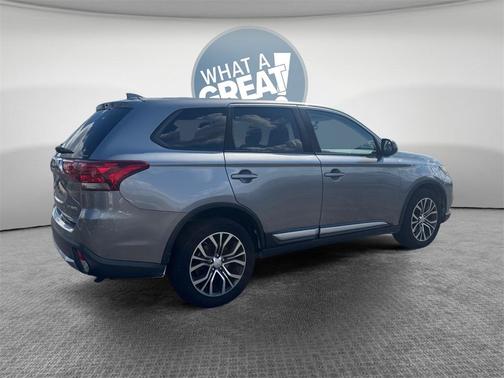 2017 Mitsubishi Outlander ES