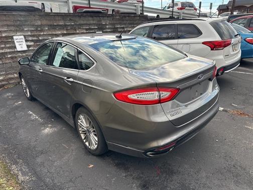 2014 Ford Fusion SE