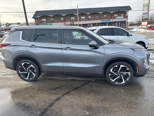 2022 Mitsubishi Outlander SE