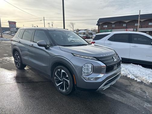 2022 Mitsubishi Outlander SE