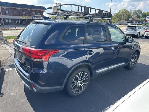 2017 Mitsubishi Outlander ES