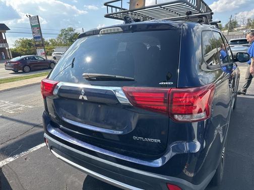 2017 Mitsubishi Outlander ES