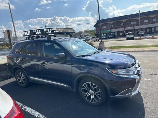 2017 Mitsubishi Outlander ES
