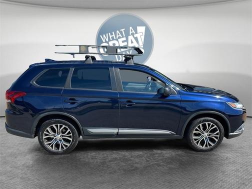 2017 Mitsubishi Outlander ES