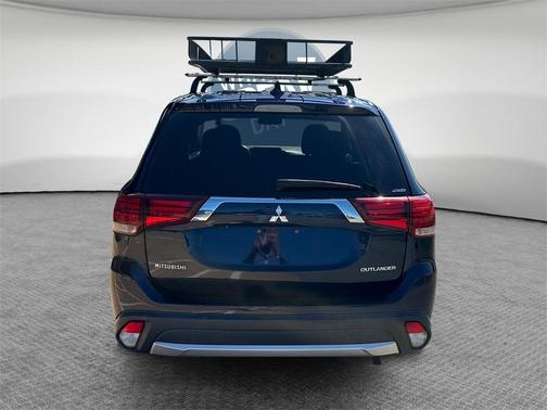 2017 Mitsubishi Outlander ES