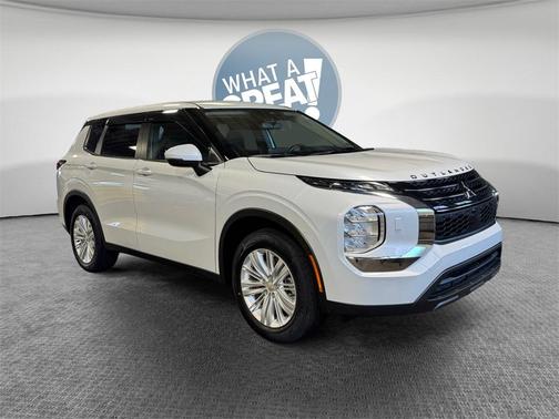 2024 Mitsubishi Outlander ES