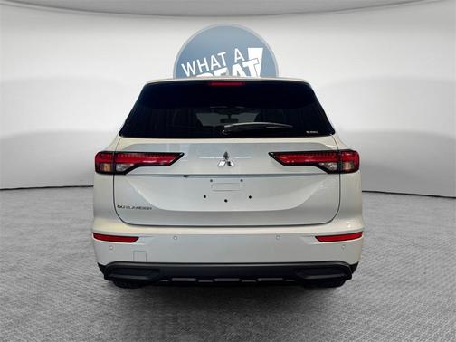 2024 Mitsubishi Outlander ES