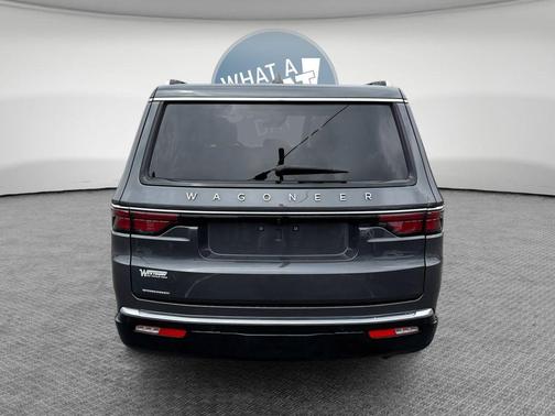 Metallic 2023 Jeep Wagoneer Base