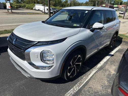 2022 Mitsubishi Outlander SE