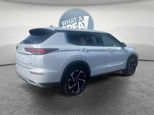 2022 Mitsubishi Outlander SE