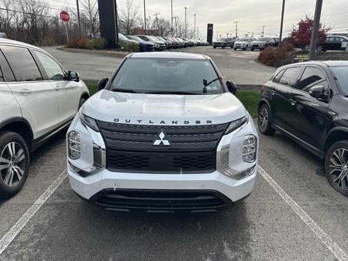 2024 Mitsubishi Outlander SE Black Edition