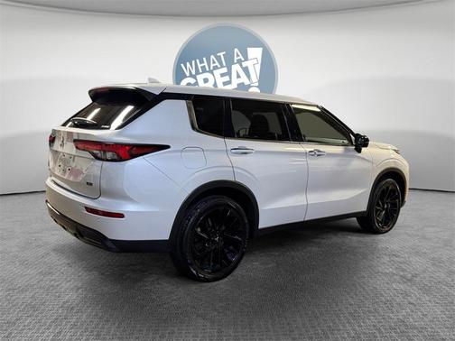 2024 Mitsubishi Outlander SE Black Edition