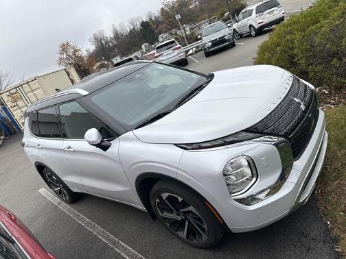 2024 Mitsubishi Outlander SEL