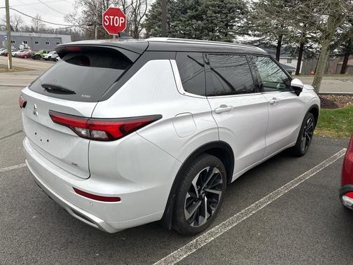 2024 Mitsubishi Outlander SEL