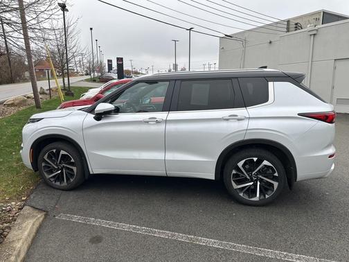 2024 Mitsubishi Outlander SEL