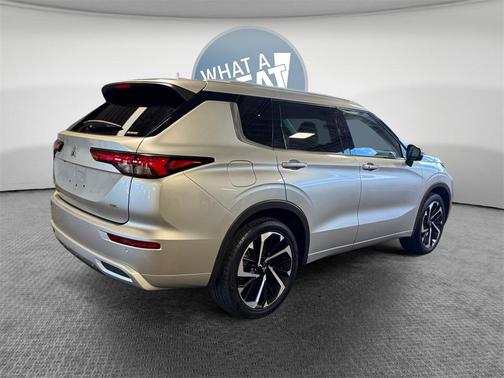 2023 Mitsubishi Outlander SEL