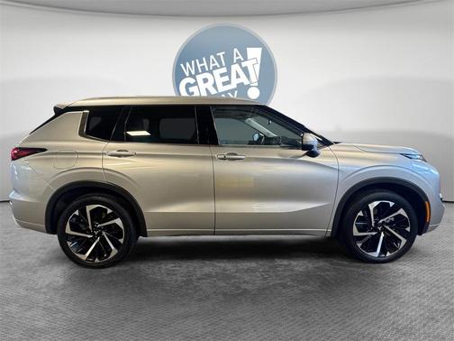 2023 Mitsubishi Outlander SEL