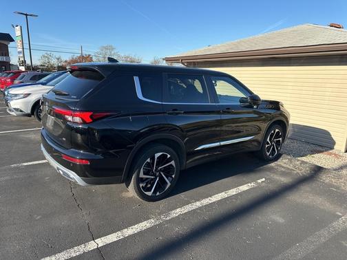 2024 Mitsubishi Outlander SE