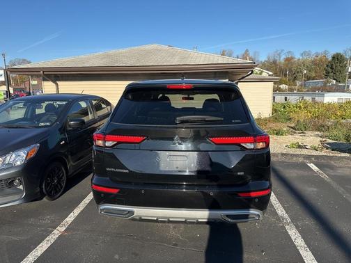 2024 Mitsubishi Outlander SE