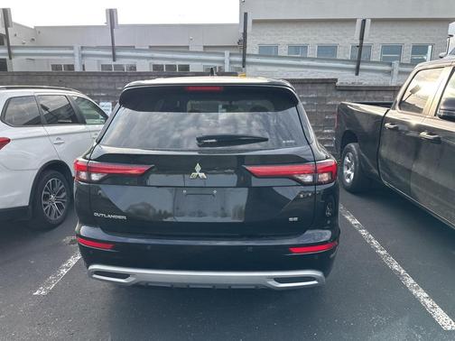 2022 Mitsubishi Outlander SE