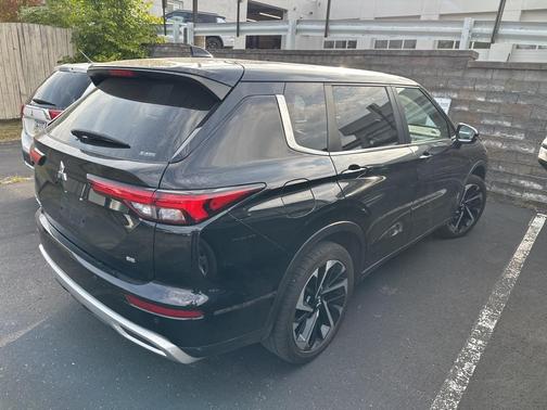 2022 Mitsubishi Outlander SE