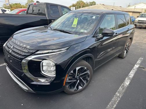 2022 Mitsubishi Outlander SE