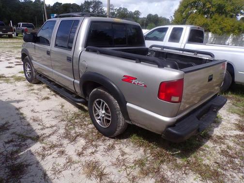 2004 Chevrolet S-10 Base
