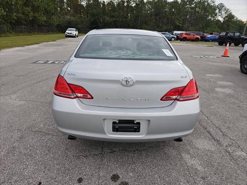 2005 Toyota Avalon XLS