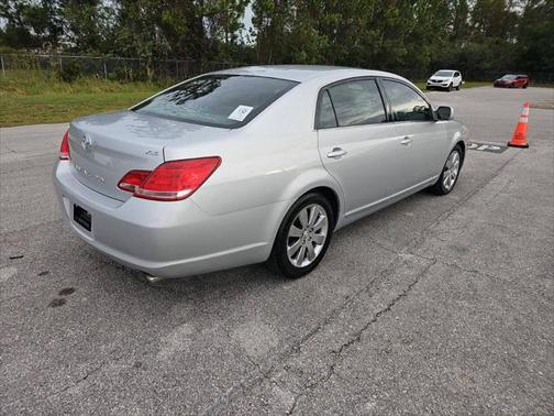 2005 Toyota Avalon XLS