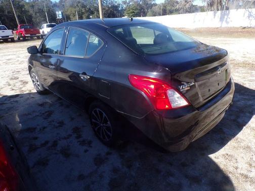 2016 Nissan Versa 1.6 S+