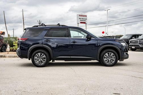 Deep Ocean Blue Pearl 2025 Nissan Pathfinder SV FWD