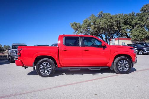 2023 Nissan Frontier SV