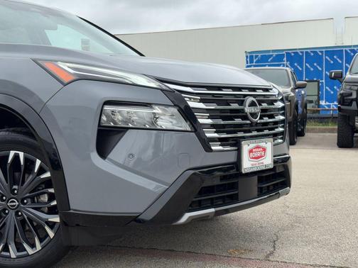 Boulder Gray Pearl 2024 Nissan Rogue Platinum