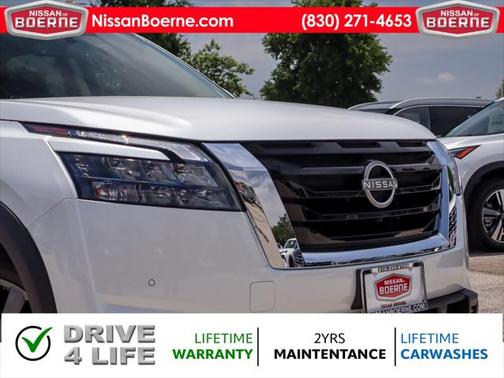 2025 Nissan Pathfinder SL FWD