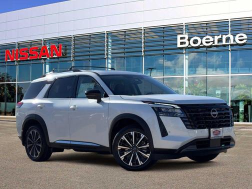 Everest White Pearl Tricoat 2026 Nissan Pathfinder Platinum