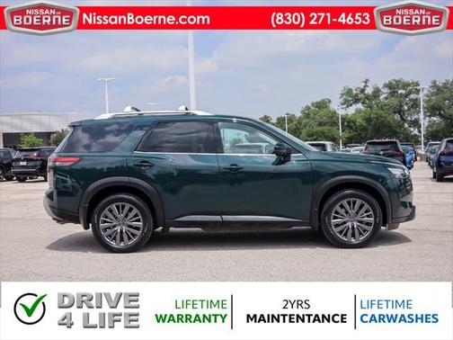 2024 Nissan Pathfinder SL FWD