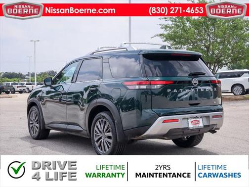 2024 Nissan Pathfinder SL FWD