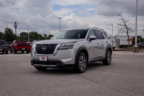 2023 Nissan Pathfinder SL FWD