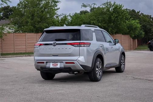 2023 Nissan Pathfinder SL FWD