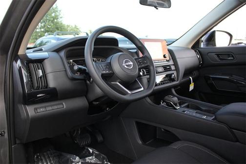 2025 Nissan Pathfinder S FWD